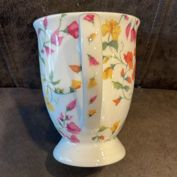 Beautiful Like New Gracie Bone China Sweet Pea Vine Coffee Cup Tea Cup, 10 Oz - Picture 3 of 8
